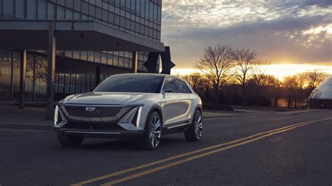 Gm Unveils Cadillacs First Ever All Electric Vehicle