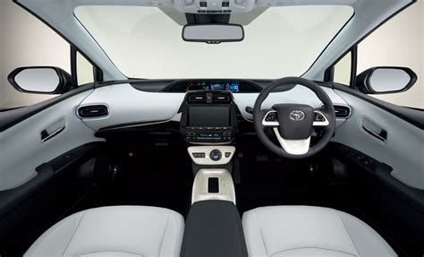 What young hollywood wants for xmas: 2016 Toyota Prius is avaiable for order