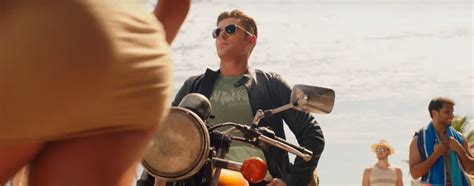 Zac Efrons Baywatch Sunglasses Like A Film Star