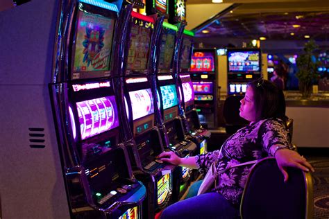 Slot machines perfected addictive gaming. Now, tech wants their tricks ...