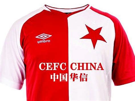 Dres 2021/22 puma promo venkovní. Nový dres: Slavia má oslnit čínskými znaky. Tvrdík ...