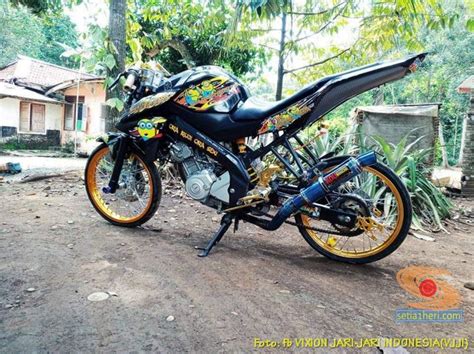 Contoh modifikasi yamaha vixion velg jari jari ban cacing. kumpulan foto Modifikasi vixion jari jari full variasi (11 ...