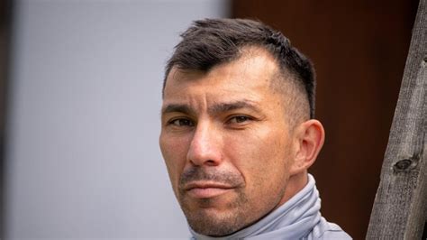 Poi l'avventura biennale al besiktas in turchia, club che ha permesso a medel di debuttare in champions league, eliminato agli ottavi nel marzo 2018. Gary Medel publicó una conmovedora foto que preocupó a sus ...