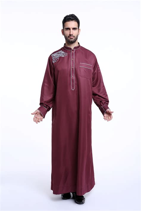 Rêver de robe en islam et en acheter t'annonce la réconciliation avec un adversaire, mais cela peut également t'indiquer un changement de vie. Men Dubai Clothes Muslim Thobe Abaya Robe Daffah Dishdasha ...