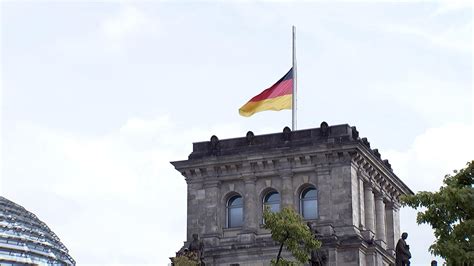 Sna ist ein nachrichtenportal, das sie auf dem laufenden über nachrichten aus aller welt hält. ZDF, heute in Deutschland: Reaktionen auf Anschlag in ...