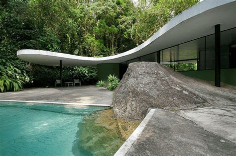 Rio de janeiro hotel deals: Oscar Niemeyer's Casa de Canoas, Rio de Janeiro, Brazil