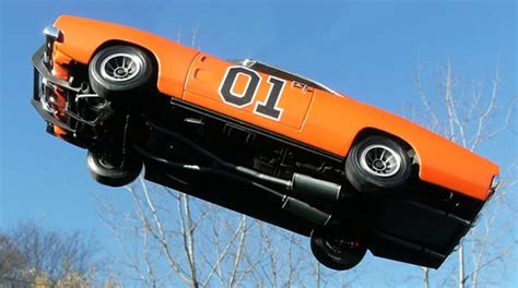 But if you carry jumper cables in your car and know how to use them properly, your problem is solved. MUSCLE CAR COLLECTION : 1969 Dodge Charger R/T General Lee Car Review