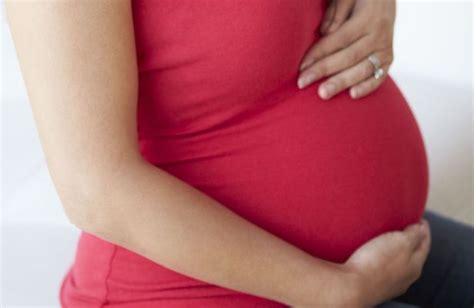 Mums To Be Tricked Into Sharing Photos Of Their Bellies By Internet