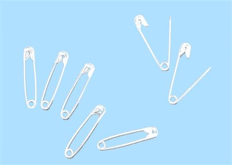 People Are Wearing Safety Pins To Show Solidarity With Immigrants