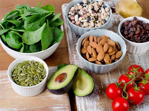 Gli alimenti come arance, meloni e cetrioli offrono tali vitamine. Kidney Disease High- and Moderate-Potassium Foods
