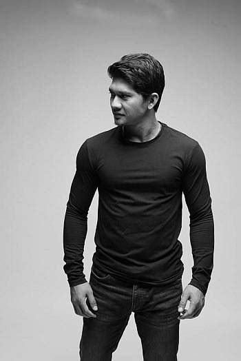 Ико ювайс | iko uwais запись закреплена. Iko Uwais Shirtless Body, Underwear, Wedding Photos ...