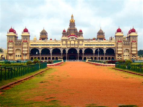 Must Visit Places In Karnataka | A Listly List