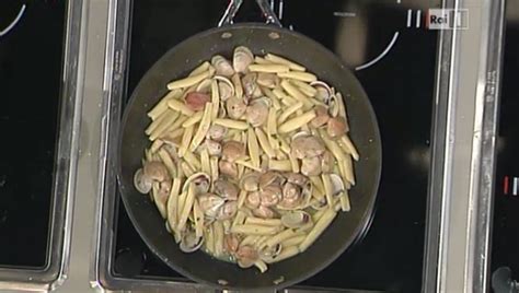 Salare e pepare il filetto mettere in una teglia con un filo d'olio. LA PROVA DEL CUOCO del 11/01/2013 ~ Saper Cucinare Oggi ...