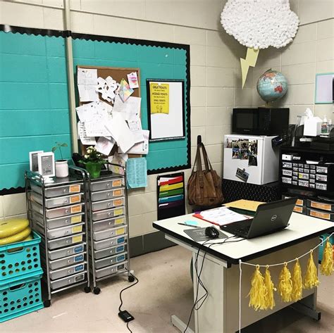 School Counseling Office Tour: Round One | Counseling office, School counseling office decor 
