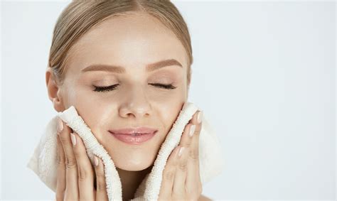 Sensitive Skin How To Avoid Triggers And Care For Your Delicate Skin