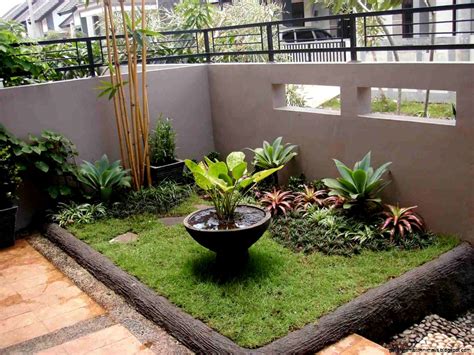 Menata taman depan rumah dengan bebatuan kecil akan membantu anda mencapai gaya desain taman minimalis. Membuat Taman Depan Rumah | Gallery Taman Minimalis