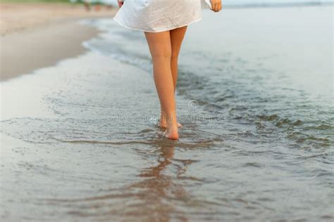 459 Sexy Legs Beach Walking Female Stock Photos Free Royalty Free