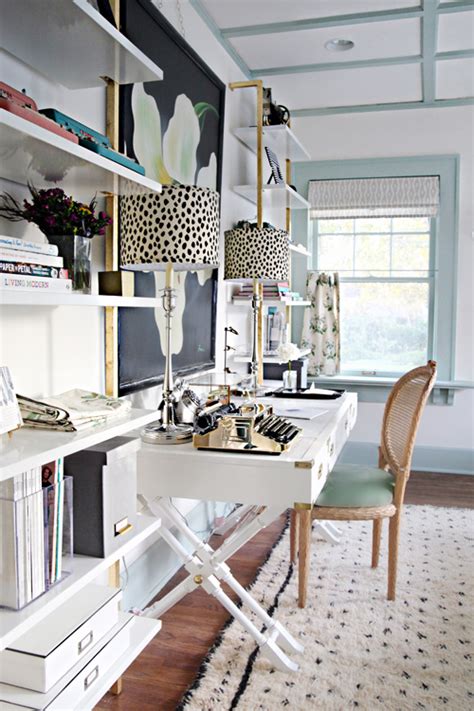 We asked gabriela gargano, owner of grisoro designs in new york, for tips on how to design and decorate a room so that it works equally well as a guest room and as a functional workspace. IHeart Organizing: A Storied Style: Home Office / Guest ...