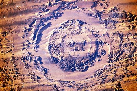 Neu entdeckter meteoritenkrater in der sahara bild: Aorounga Crater | Series 'Largest meteorite craters on ...