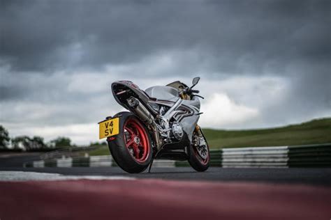 2022 norton v4sv review and track test from mallory park visordown