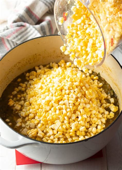 As if grilled corn on the cob isn't delicious enough in its purest form, this flavor packed recipe balances the naturally sweet corn smoky chili powder also known as elote, this preparation of grilled corn on the cob is a popular mexican street food and is often served on a stick. Mexican Street Corn Chicken Chili Recipe - A Spicy Perspective