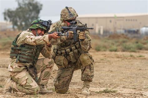 Iraqi Soldiers Learn Improved Techniques From 82nd Abn Paratroopers