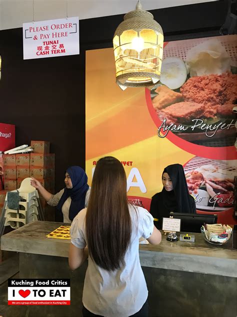 250 & 251, section 49, ktld, jalan tunku abdul rahman, 93100 kuching, sarawak. Kuching Food Critics: Ayam Penyet Ria @ Jalan Tunku Abdul ...
