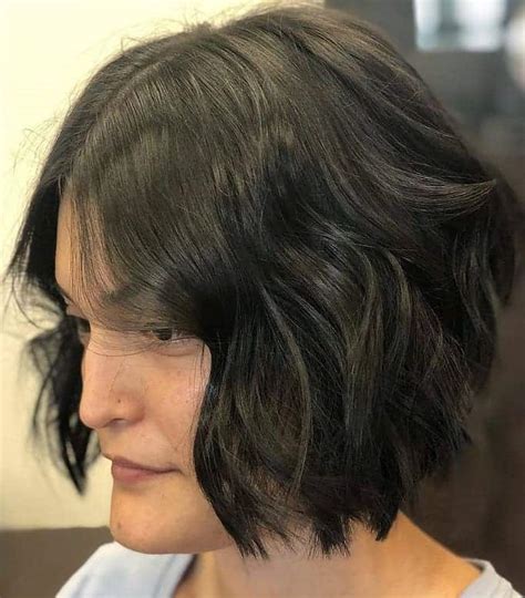 18 Impressive Middle Part Bob Hairstyles For Women