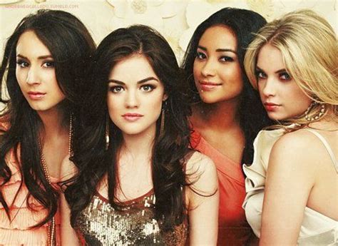 Pretty Little Liars Cast Gonna Dress Up Like Them For Halloween With Some Friends Emily Fields