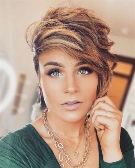 Cutest Pixie Cuts for Wavy Hair in 2023 | Short Hair Models