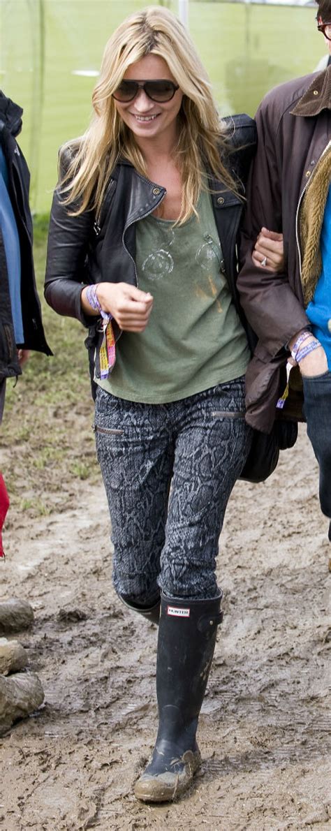Golden Dreamland Style Icon Kate Moss Wellies And Festival Looks