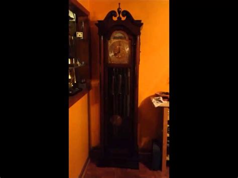 Mar 29, 2019 · if not, you may physically move only the minute hand to the correct time, moving it clockwise only. The Grandfather Clock - YouTube