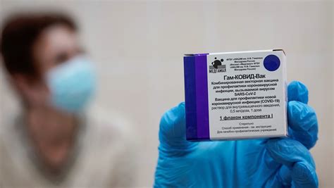 La jefa de enfermería del chi memorial hospital de chattanooga, en estados unidos, se ha desmayado después de ponerse la vacuna de pfizer contra el coronavirus, tal como ha informa. La vacuna rusa Sputnik V llega a las redes para informar ...