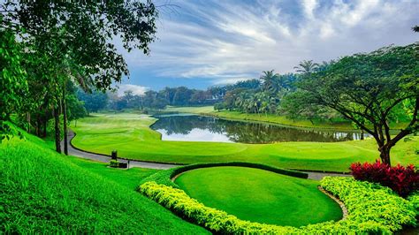 Kota permai is the perfect getaway for both golf and recreational pleasures, especially due to the tranquil setting within and around the kota permai è la destinazione perfetta sia per il golf che per i piaceri ricreativi, soprattutto grazie all'ambientazione tranquilla all'interno e attorno alla club house. Kota Permai Golf & Country Club (KPGCC) - Tourism Selangor