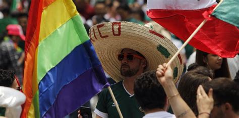 Captura de twitter/ marcha lgbti cdmx. Marcha LGBT exige continuidad en políticas públicas a ...