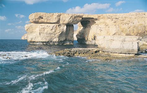 Malte, en forme longue république de malte repubblika ta'malta est un pays insulaire d'europe situé en mer méditerranée et composé d'un archipel de huit îles dont quatre sont habitées. Agence de voyages - séjours et randonnées organisés ...