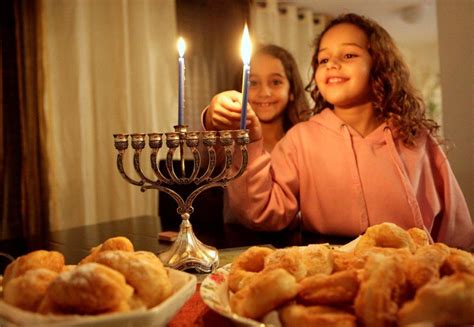 What To Expect At A Chanukah Party