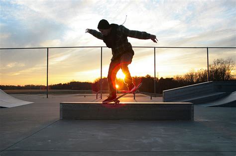 5 Mistakes Beginner Skaters Make Learning Tricks | Skateboarding Tips | Skateboard Tricks For 