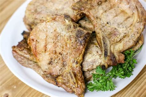 Learn the tips and tricks to making delicious juicy pork chops this recipe as shown uses thick center cut porkchops about 1 1/2 inches thick. Italian Pork Chop Recipe To Grill Inside or Outside