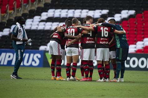 Flamengo empata com minas brasília na estreia pelo brasileirão feminino. Veja a agenda completa de jogos do Flamengo em outubro