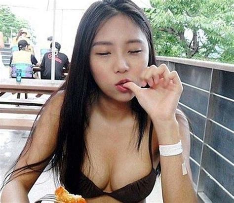 Foto Hot Wajah Mupeng Gadis Sma Sambil Telanjang Potret