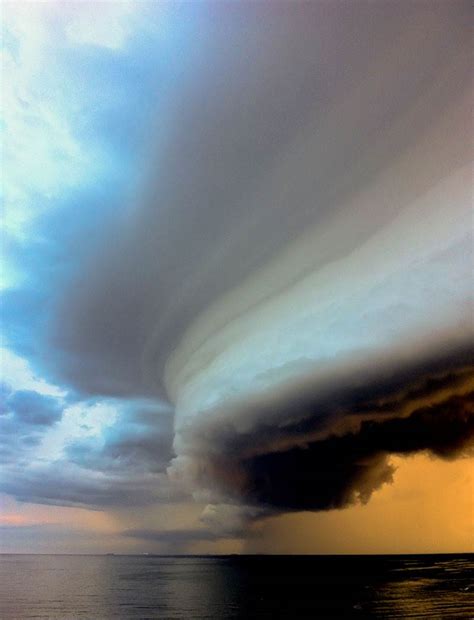 Amazing Shelf Cloud