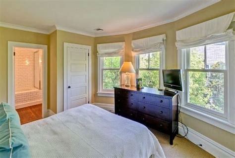 Brooke Shields At Home In The Hamptons House Master Bedroom Hamptons