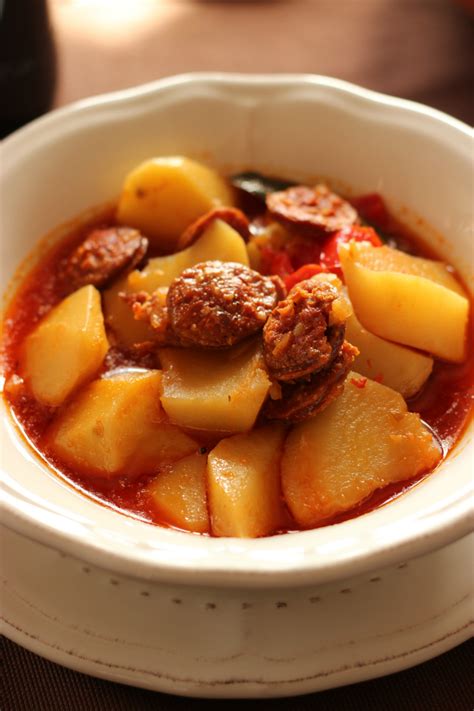La receta de patatas a la riojana es muy fácil de preparar. Patatas a la riojana | el blog de Ana H