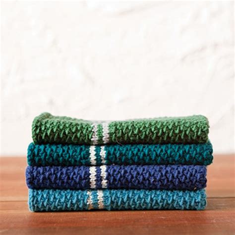 I use 42 stitches to begin this pattern, so i figure out how i will space out my 42 stitches evenly along the top of the towel. Dish Towel Set Pattern - Knitting Patterns and Crochet ...