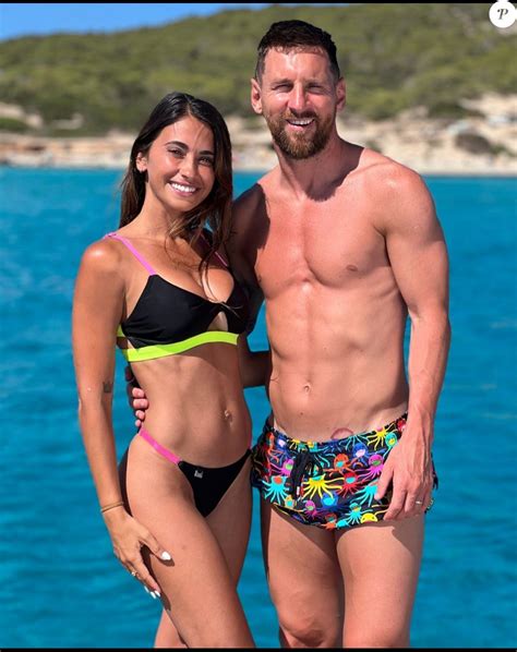 Lionel Messi Au Top à Ibiza Avec Sa Femme Antonela Très Sexy En Maillot De Bain Le Diaporama