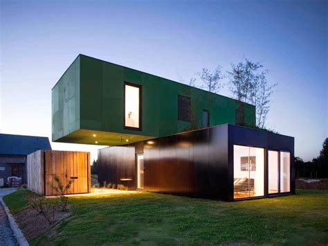 Cross Container Unique Design Minimalist House Concept