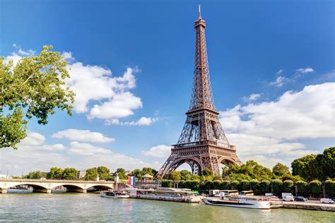 Crucero comentado por el sena y un city tour en un autobús panorámico. Historia de la Torre Eiffel: fotografías y cifras clave ...