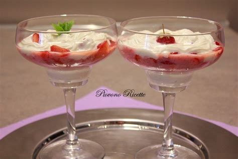 Macedonia di fragole con crema di ricotta - un fine pasto ...