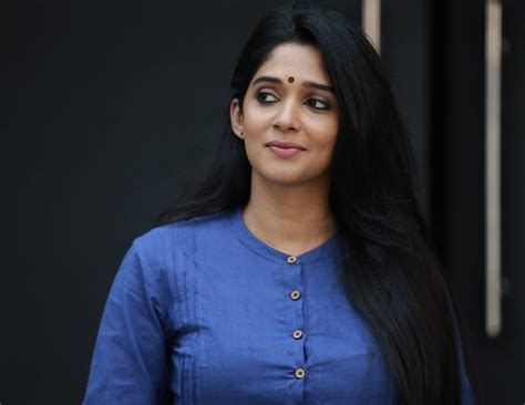 Nyla Usha Divorce Popular Dubai Rj Nyla Usha Shes On Malayalam
